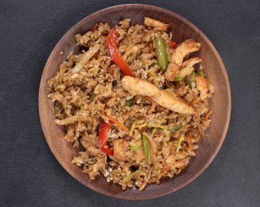 teriyaki tavuk ile pirinç. Japon mutfağı