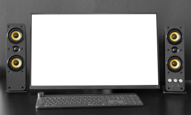 masaüstü bilgisayar bir masa üzerinde. Boş ekranlı monitör. Mockup