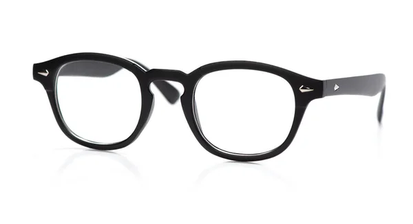 Óculos redondos isolados sobre fundo branco — Fotografia de Stock