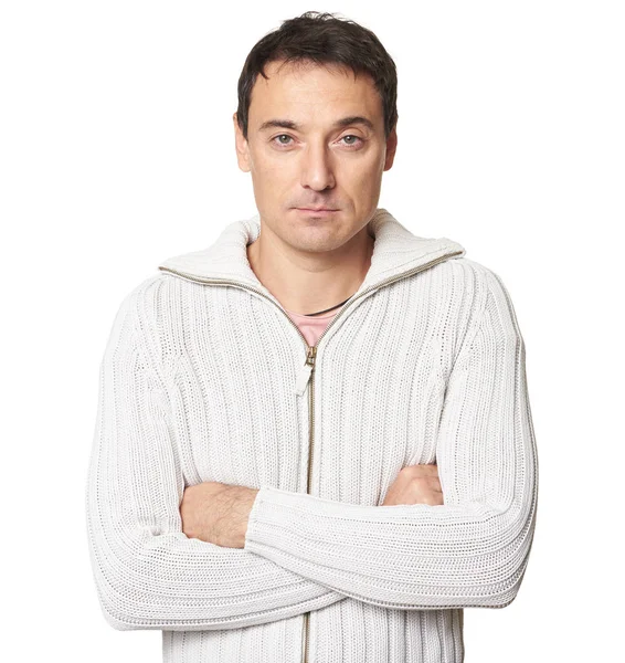 Mężczyzna nosi sweter odizolowany na biało. — Zdjęcie stockowe