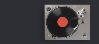 Ip vinil plak üst görünümü olan eski bir turntable oynatıcısı. Kesme yolu.