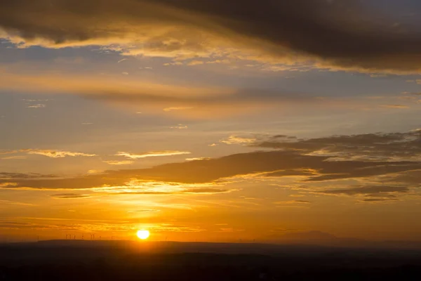 Abendliche Landschaft Sonnenuntergang Bratislava Slowakei lizenzfreie Stockbilder