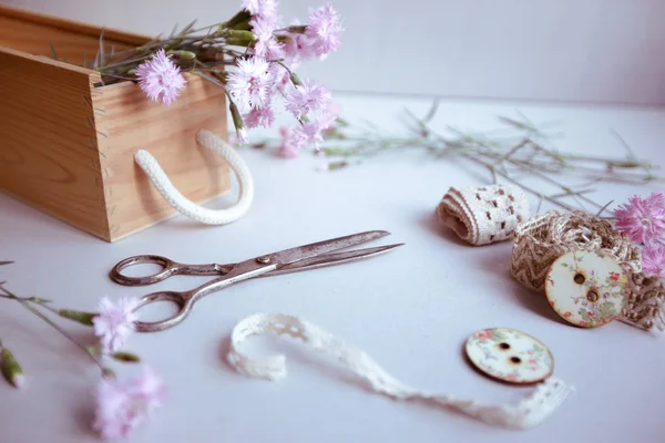 Vintage Bakgrund Handgjorda Anteckningsbok För Text Och Blommor Trä Knappar — Stockfoto