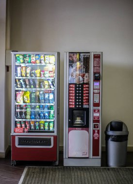 Krasnodar, Rusya - 15 Aralık 2018. Otomat aperatifler