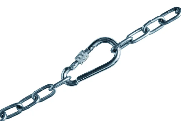 Kovový řetěz připojený s karabinou — Stock fotografie