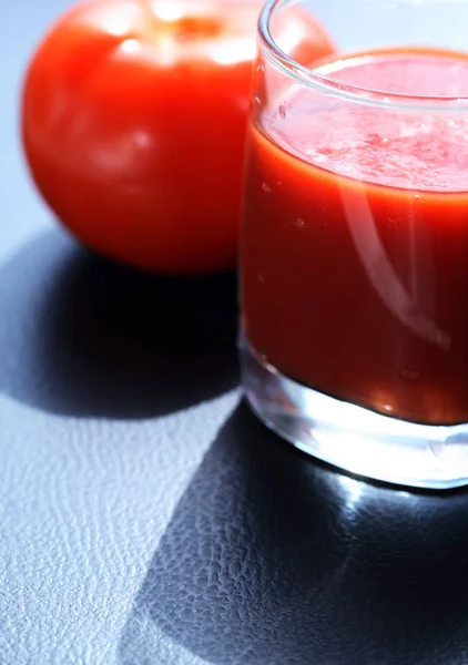 Glas tomatensap — Stockfoto