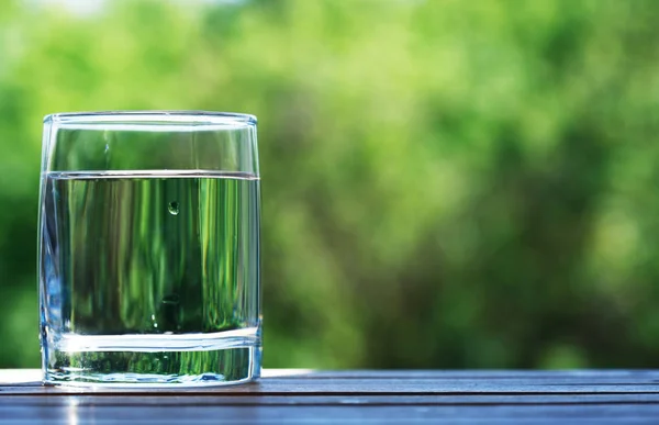 Sticlă cu apă — Fotografie, imagine de stoc