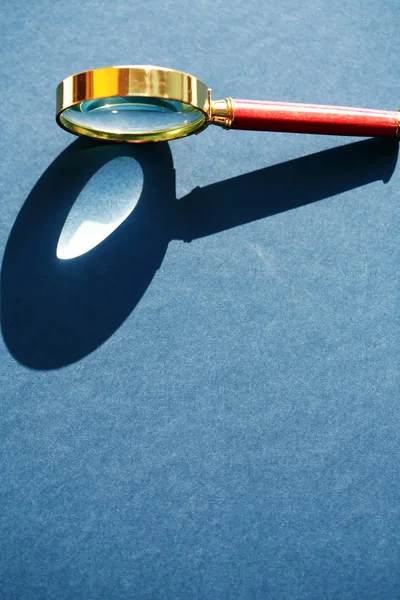 Retro Magnifying Glass — Stock Photo, Image