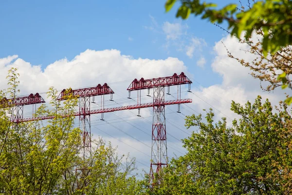 Kolumn Med Högspännings Kablar — Stockfoto