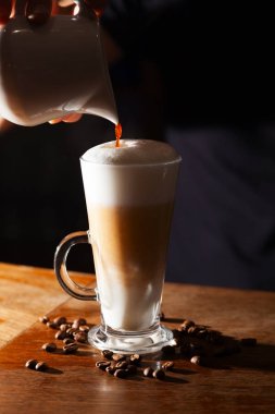 kahve latte çubuğunda. yakın çekim