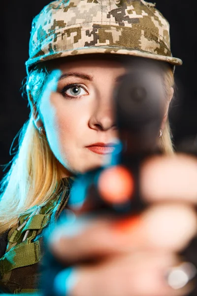 Porträtt Attraktiv Kvinna Militär Stil — Stockfoto
