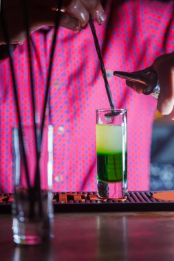 Kabarık pişirme barda kokteyl yeşil Meksika atış sayaç