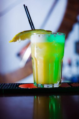 uzun kokteyl çubuğu'nda. yakın çekim