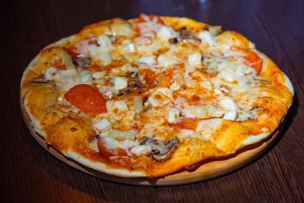 Paradicsomszósz Tenger Gyümölcsei Pizza — Stock Fotó