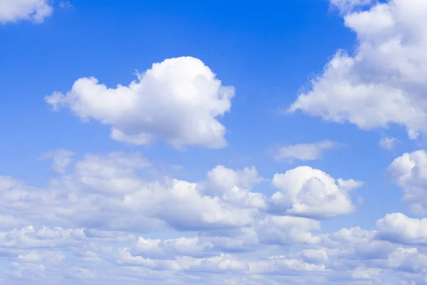 Vita Moln Blå Himmel Bakgrund — Stockfoto