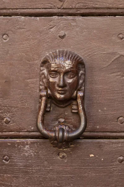 Ancient italian door knocker. — Stock Photo, Image