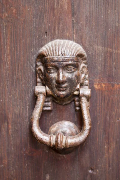 Ancient italian door knocker. — Stock Photo, Image