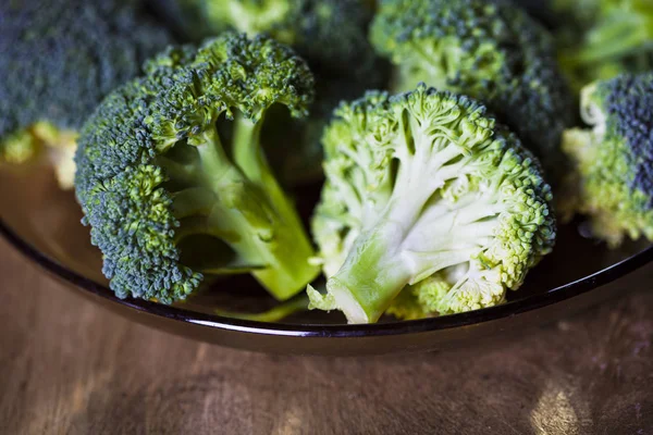 Färsk grön ekologisk broccoli. — Stockfoto