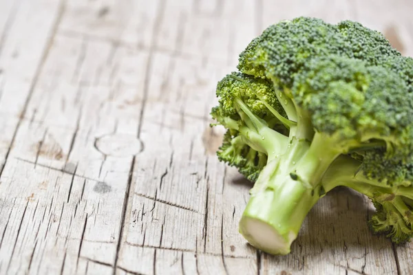 Färsk grön ekologisk broccoli. — Stockfoto