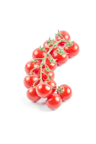 Świeże organiczne pomidory cherry kilka na białym tle. — Zdjęcie stockowe