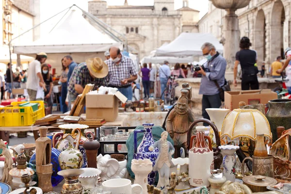 Ascoli Piceno Italien September 2020 Antikviteter Och Vintagemarknaden Gatorna Ascoli — Stockfoto