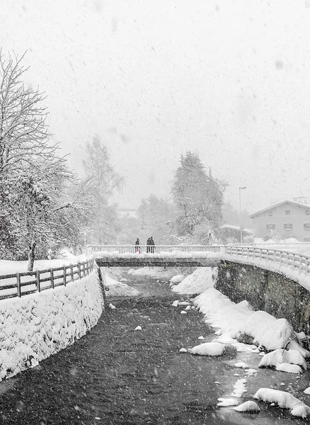 Kirchberg Tirol Invierno Río Nevadas Fuertes Ventisca — Foto de Stock