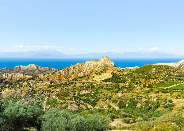 Bir bakış Korint Körfezi ve kayalar. Peloponnese. Yunanistan.