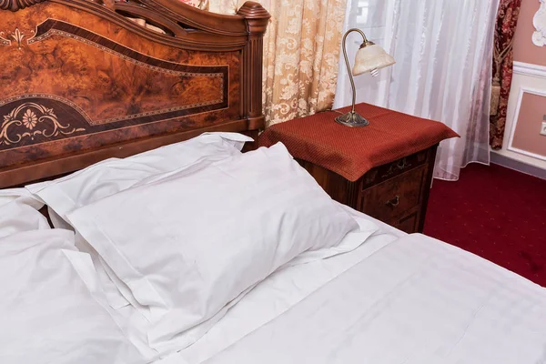 Camera Classic Hotel Letto Comodino Lampada — Foto Stock