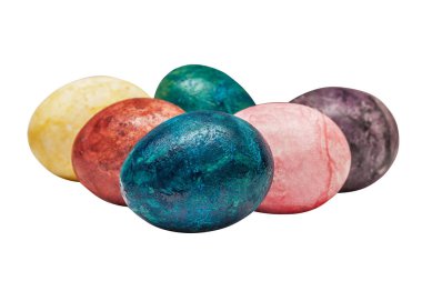 Boyalı Paskalya yumurtaları. Beyaz izole.