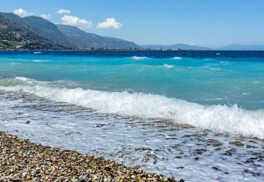 Diakopto Yunanistan. Gulf of Corinth veya Korint Körfezi. Dalgalar, bir fırtına.
