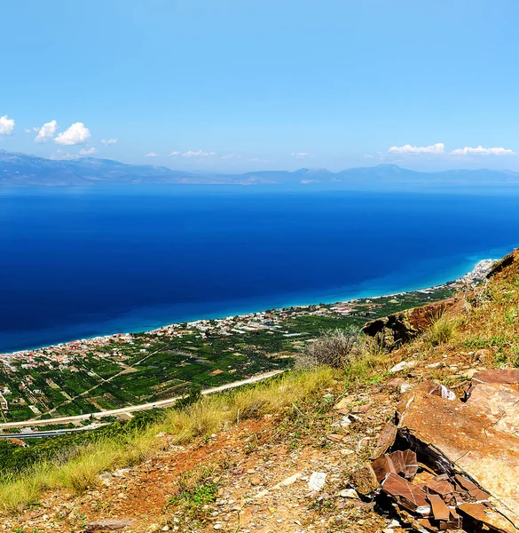 절벽의 높이에서 그리스 펠로폰네소스 — 스톡 사진