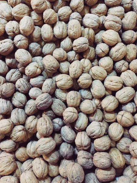 Lots of walnuts. — Stock Photo, Image