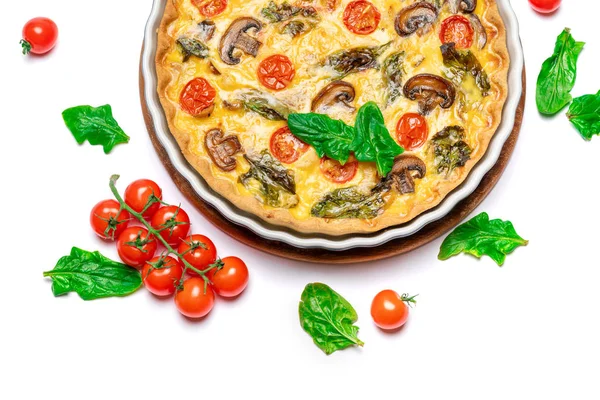 Baked homemade quiche pie in ceramic baking form — Stock Photo, Image