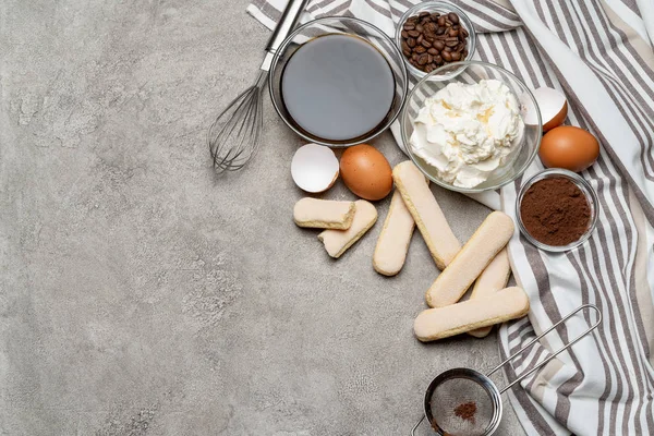 Frame made of Ingredients for making traditional Italian dessert Tiramisu — Stock Photo, Image