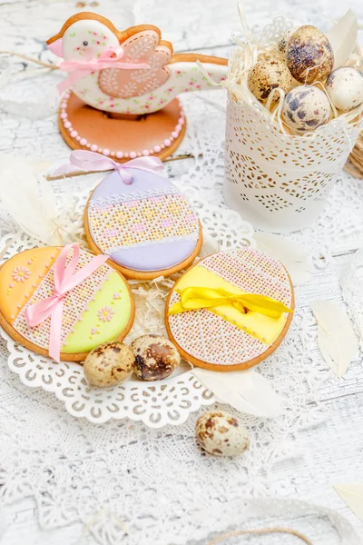 Beautiful glazed Easter cookies — Stock Photo, Image