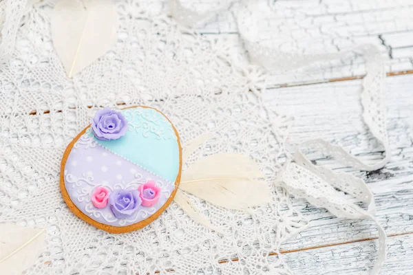 Beautiful glazed Easter cookies — Stock Photo, Image