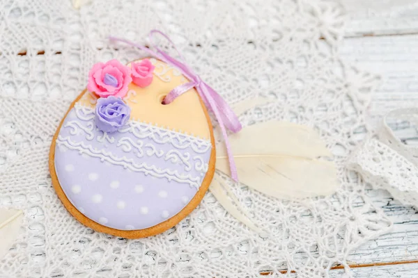 Beautiful glazed Easter cookies — Stock Photo, Image