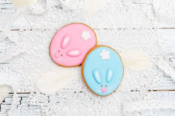 Beautiful glazed Easter cookies — Stock Photo, Image