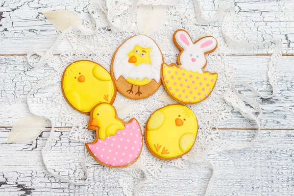 Beautiful glazed Easter cookies — Stock Photo, Image