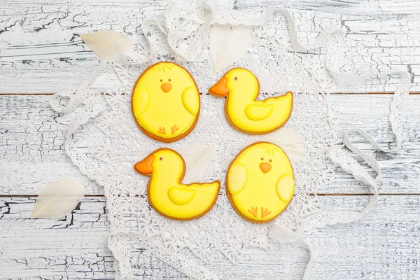 Beautiful glazed Easter cookies — Stock Photo, Image