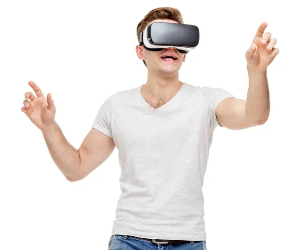 Uomo con occhiali di realtà virtuale — Foto Stock