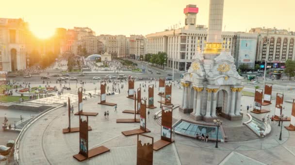 Ulica Khreshchatyk i plac Niepodległości w Kijowie — Wideo stockowe