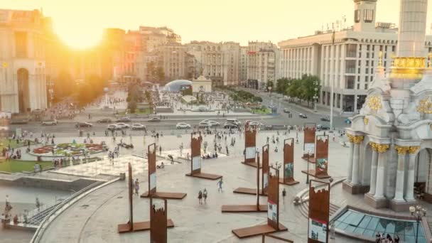 Khreshchatyk-gatan och Självständighetstorget i Kiev — Stockvideo