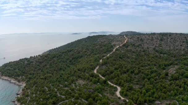 Aerial Drone Shot av Marina Bay i Adriatiska havet, Kroatien — Stockvideo