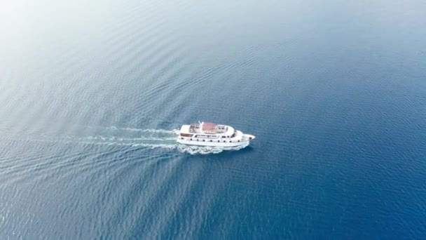 Vidéo Par Drone Vidéo Aérienne du Ferry Ship en Mer Adriatique - Croatie — Video