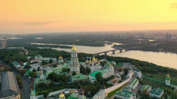 Nagranie z lotu ptaka Widok z Kijowa Ławra Peczerska w Kijowie Kijów, Ukraina — Wideo stockowe