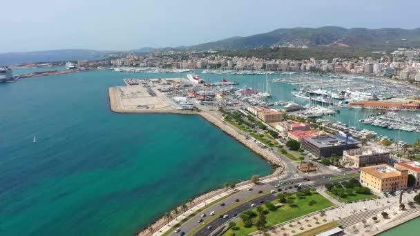 Luchtfoto drone videobeelden van Marina Palma de Mallorca — Stockvideo