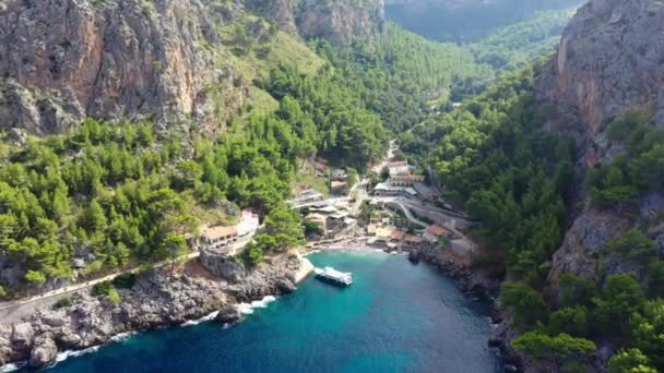 Aerial drone video footage of Port de Sa Calobra bay, Mallorca — Stock Video