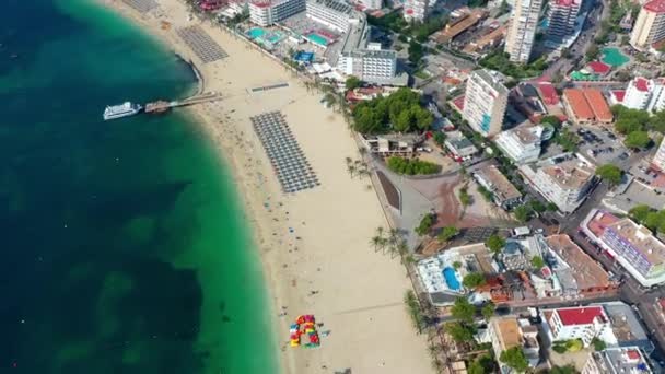Aerial Drone film video av Magaluf stad Mallorca — Stockvideo