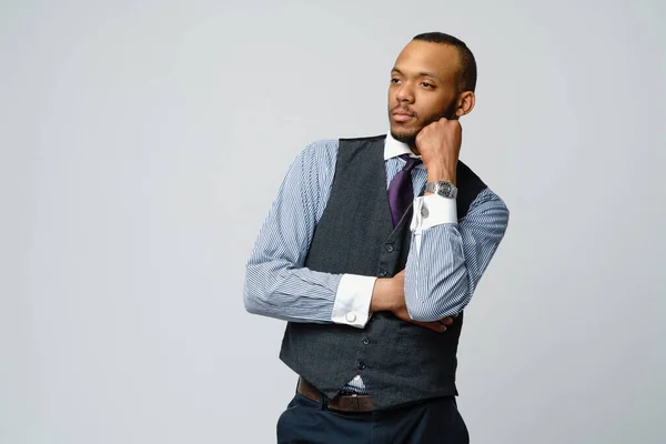 Homem de negócios afro-americano profissional - preocupado e confuso — Fotografia de Stock